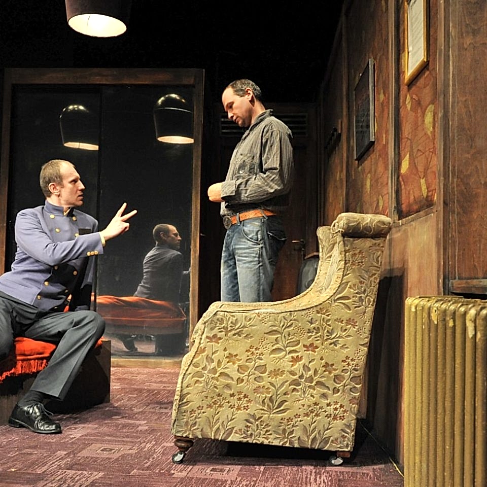 <b>Martin McDonagh: UJETÁ RUKA (Behanding in Spokane)</b><br><br>Martin Finger, Marek Taclík

<br><br>foto:  Pavel Nesvadba