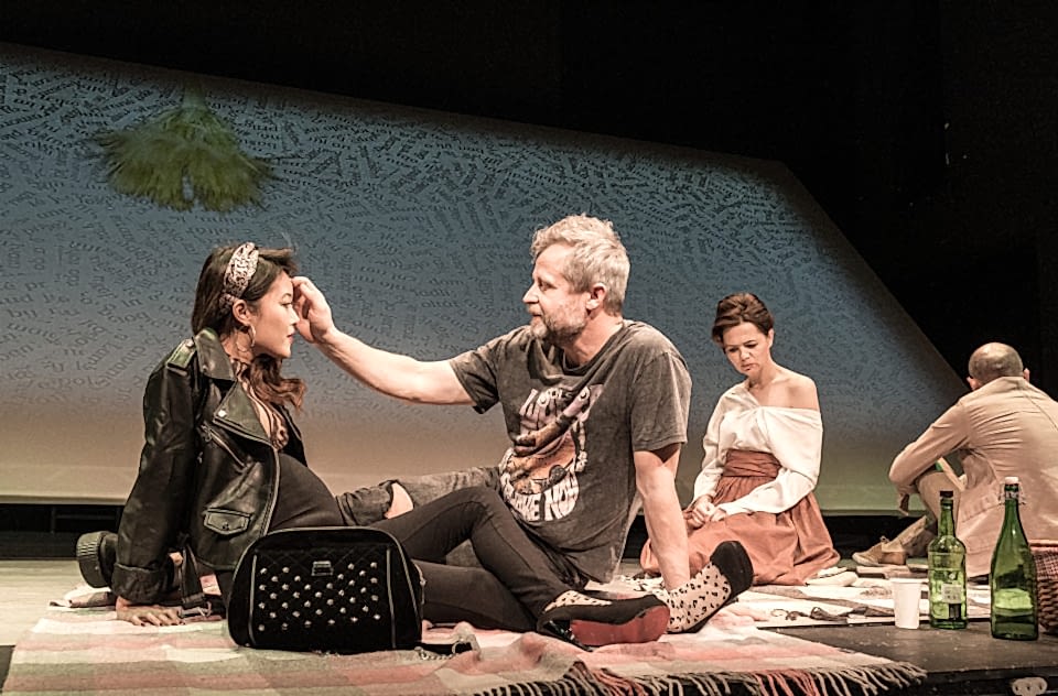 <b>Tracy Letts: LINDA VISTA</b><br><br>Ha Thanh Špetlíková, Vasil Fridrich, Lucie Žáčková, Dalibor Gondík

<br><br>foto:  Pavel Nesvadba