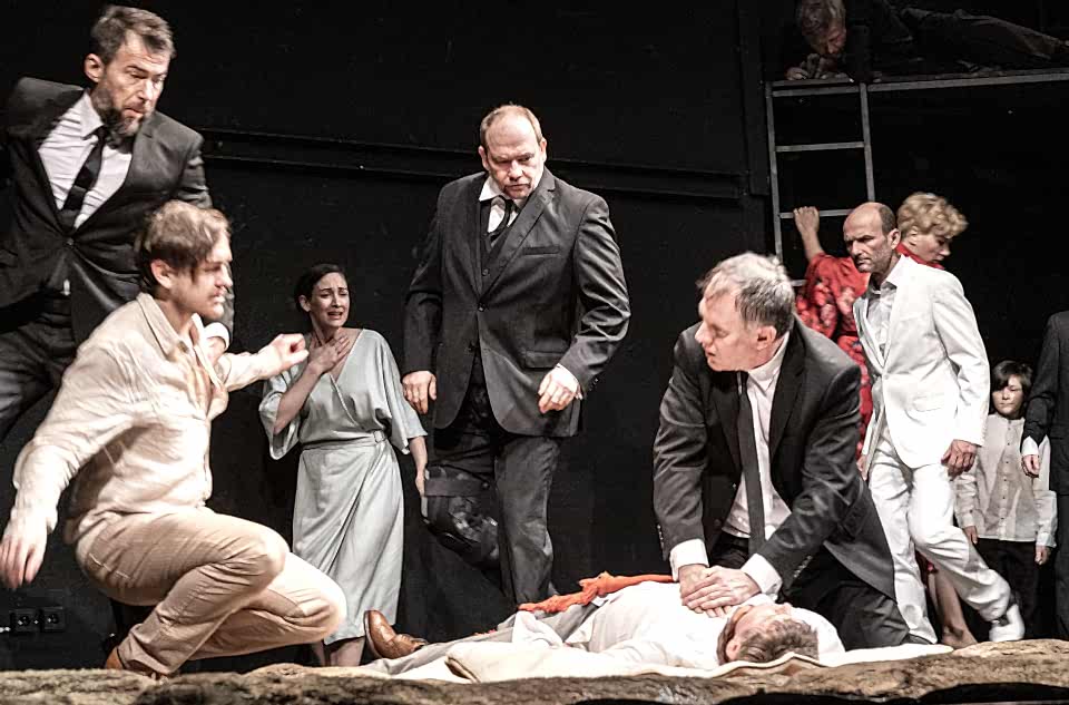 <b>William Shakespeare: MACBETH</b><br><br>Bořek Slezáček, Petr Matyáš Cibulka, Marta Dancingerová, Marek Taclík, Martin Finger, Dalibor Gondík, Kristián Páca

<br><br>foto:  Pavel Nesvadba