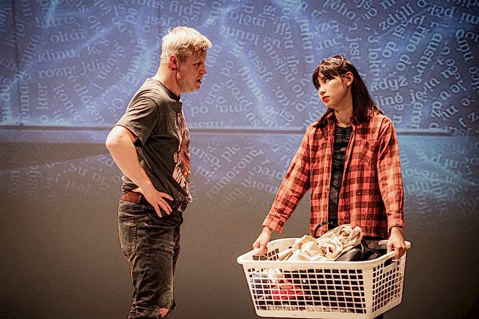 <b>Tracy Letts: LINDA VISTA</b><br><br>Vasil Fridrich, Marie Sawa

<br><br>foto:  Pavel Nesvadba